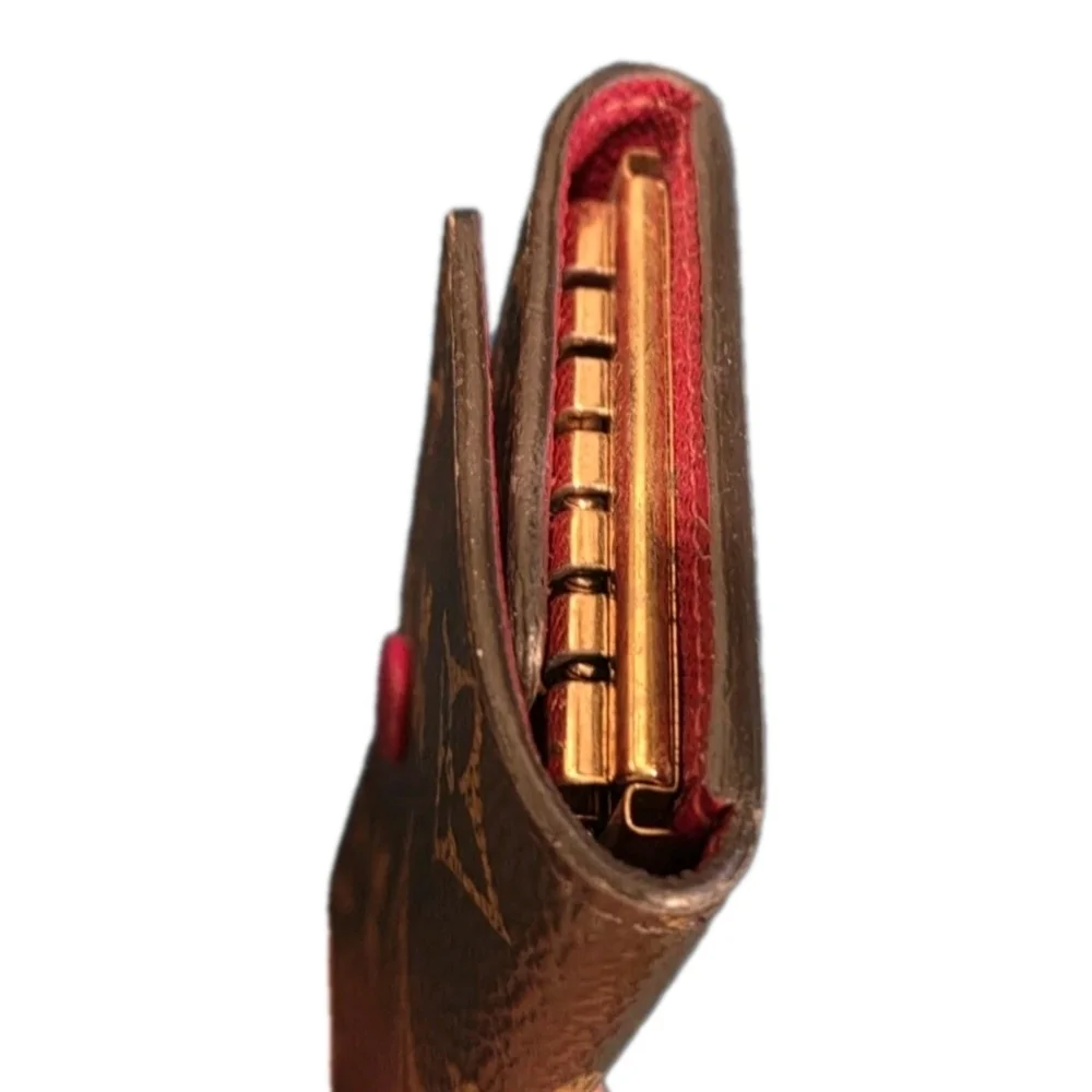 Louis Vuitton Leather Monogram Key Holder w Red interior (EXCELLENT CONDITION)
